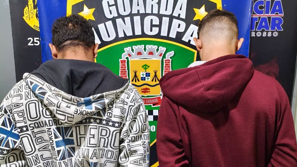 Guarda Municipal detém dupla suspeita de tráfico de drogas na região do Zero Km em Várzea Grande