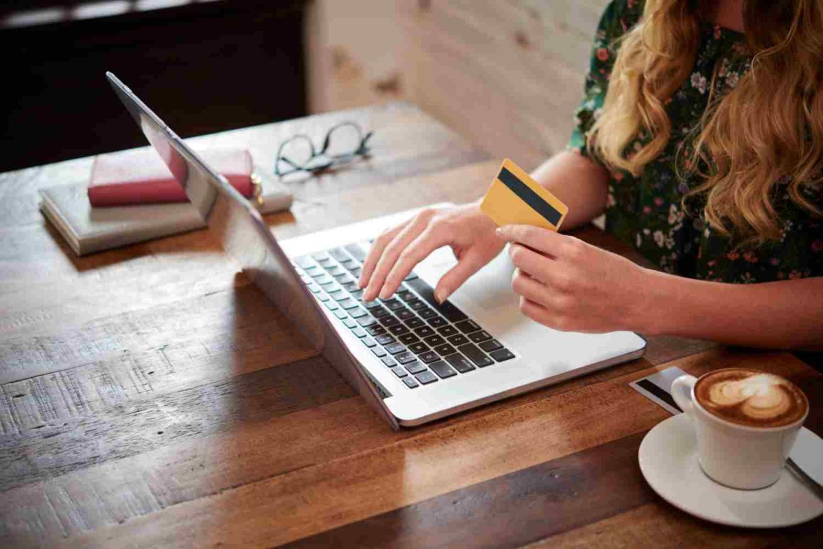 77% dos consumidores brasileiros já usam inteligência artificial