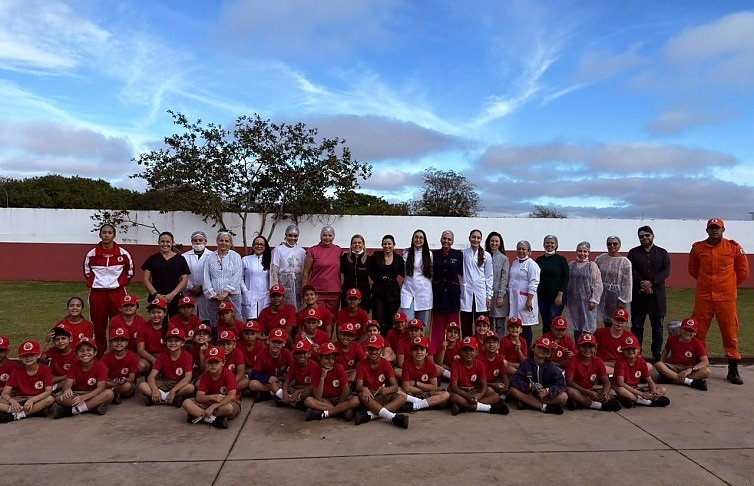 Saúde na Escola leva atendimento odontológico ao projeto Bombeiros do Futuro e reforça ações preventivas em Primavera do Leste